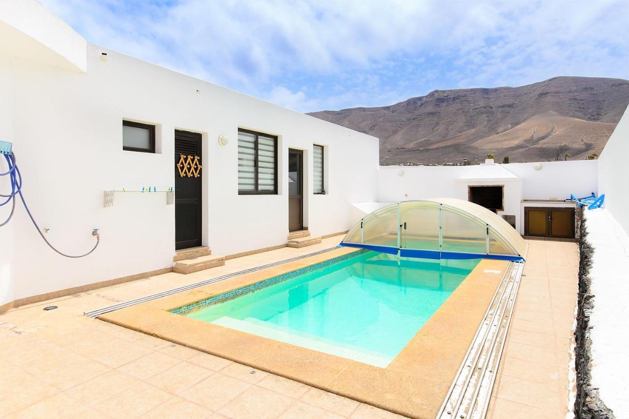 Famara Beach Apt Kültér fotó
